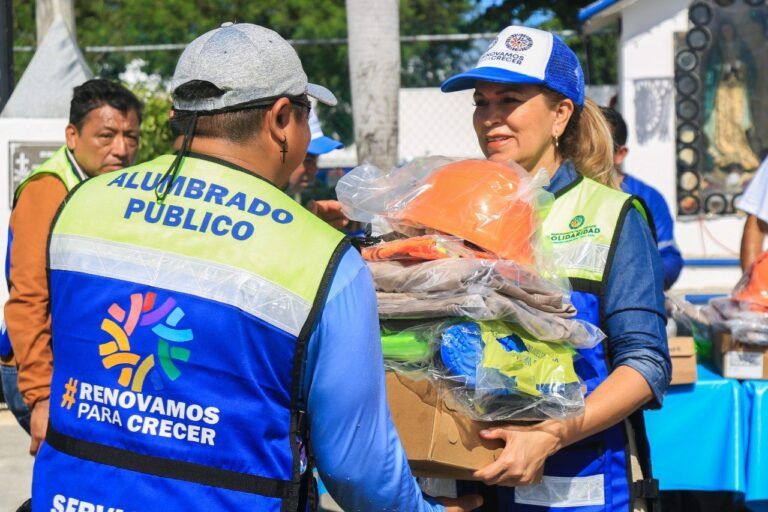 Entrega Lili Campos equipo de seguridad a trabajadores de Servicios Públicos