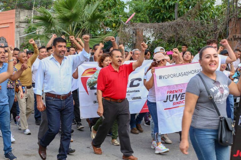 Más de 10 mil trabajadores croquistas marcharon en Playa del Carmen a favor de las 40 horas laborales