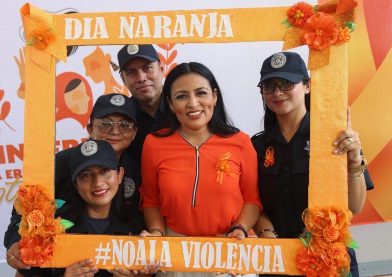 Se manifiesta Blanca Merari por la erradicación de la violencia contra la mujer