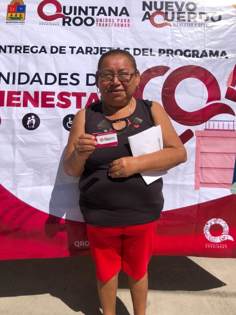 Portomorelenses reciben tarjetas del programa estatal Unidades del Bienestar