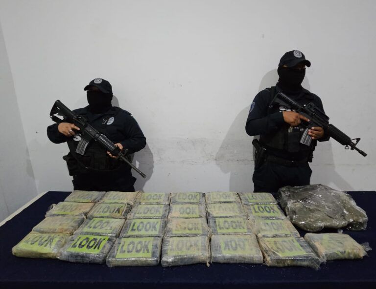 Elementos de Seguridad Ciudadana aseguran 25 paquetes de cocaína en playa de Tulum