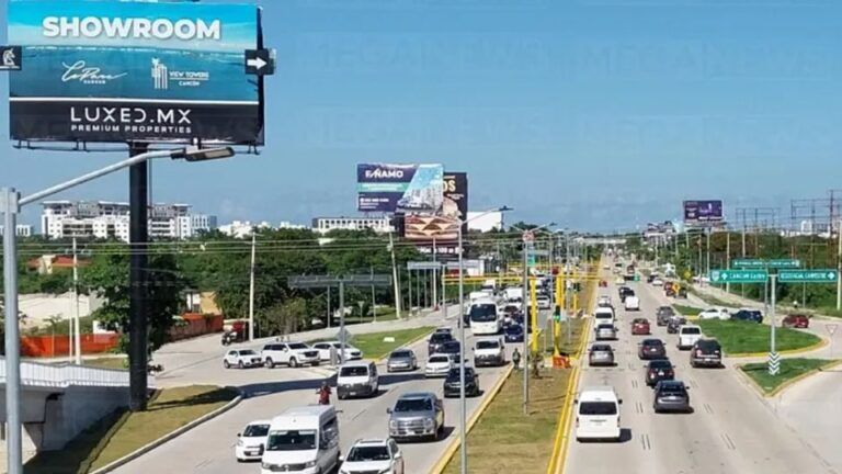 Piden retirar todas las estructuras de espectaculares en el Boulevard Colosio