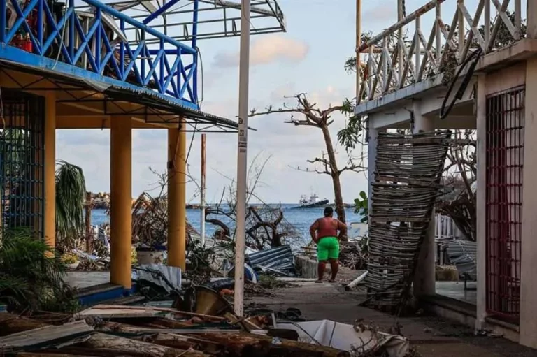 CFE reporta recuperación del 93% de red eléctrica en Acapulco