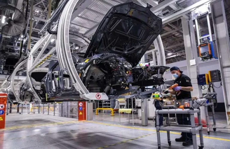 Producción de autos en México sube 35.77 % en octubre y exportación 18.11 %