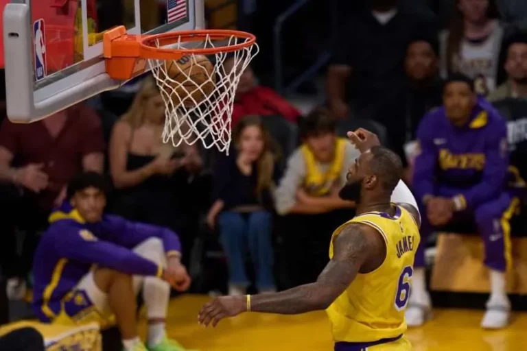 LeBron James, primer jugador de la NBA que supera los 39,000 puntos