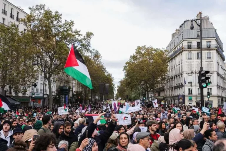 Marchan miles en París, Washington y Chile para exigir algo al fuego en Gaza