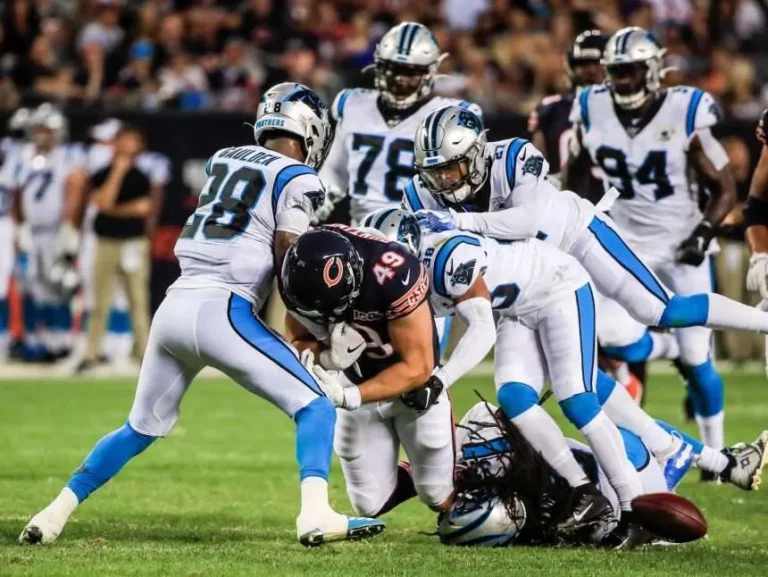 Panthers despide al entrenador Frank Reich por su decepcionante temporada
