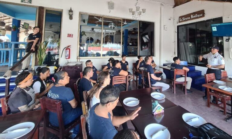 Seguridad Pública de Puerto Morelos refuerza la capacitación para prevenir delitos en negocios