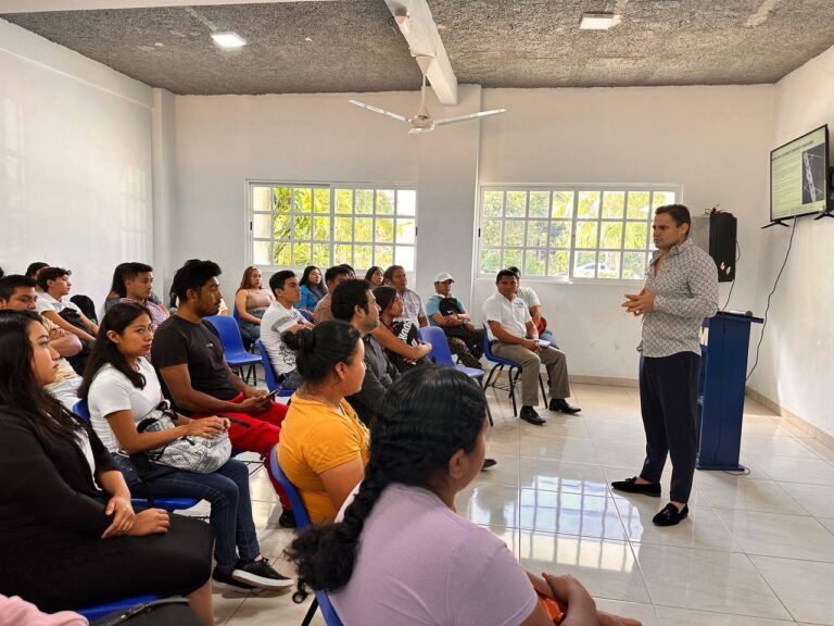 Gobierno de Puerto Morelos establece lazos de coordinación para impulsar a los jóvenes emprendedores