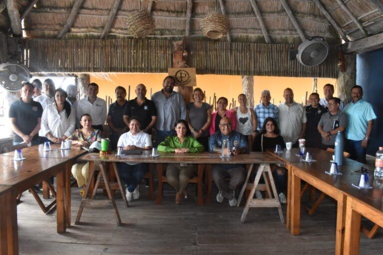 Mantiene Blanca Merari el diálogo con los sectores económicos de Puerto Morelos