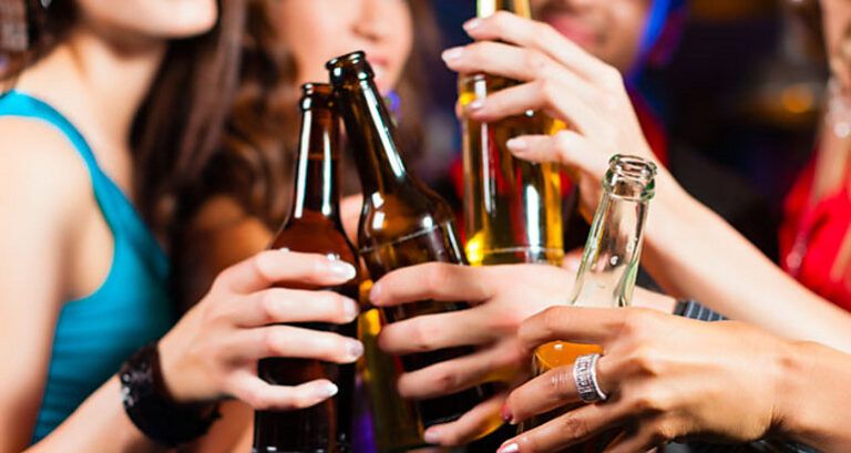 Secretaría de Salud pide evitar consumo excesivo de alcohol