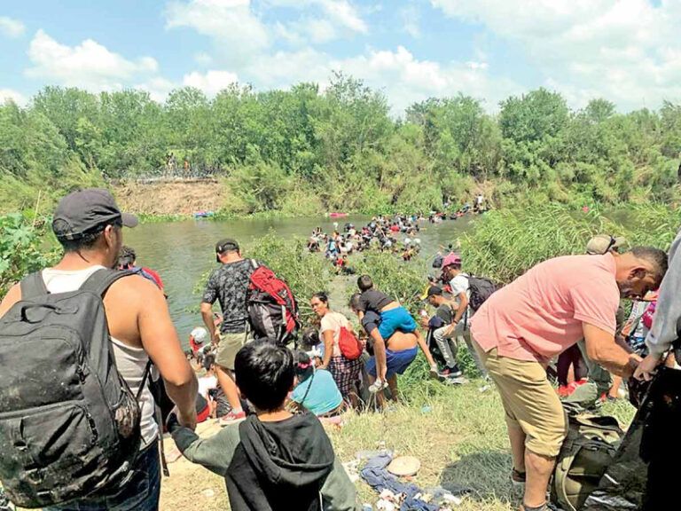 Entran por boquete en San Diego 58 mil migrantes en cinco días