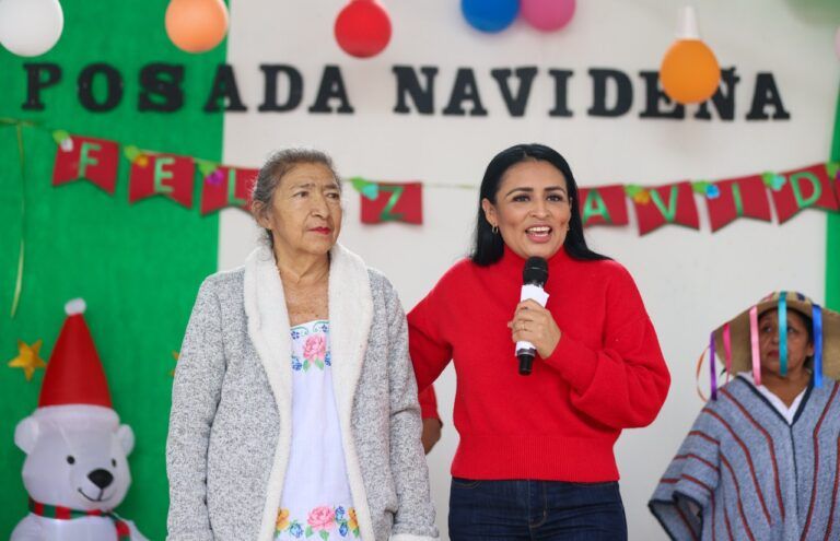 Brinda Blanca Merari desayuno navideño a los adultos mayores de Leona Vicario