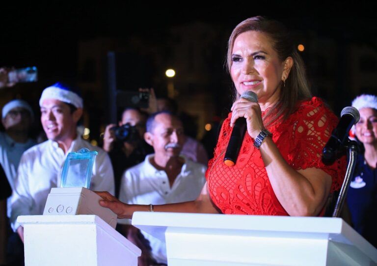 Solidaridad brilla con el tradicional encendido del árbol navideño