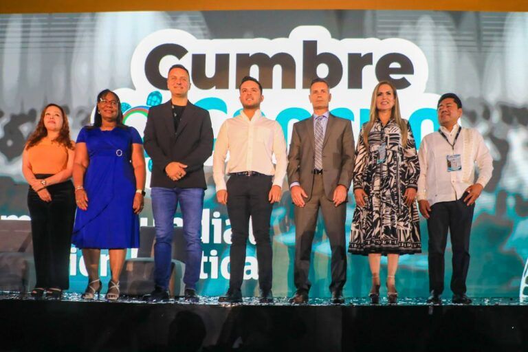 Lili Campos, presente en la Cumbre Mundial de Comunicación Política