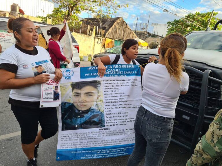Madres buscadoras protestan ante la FGE para exigir resultados