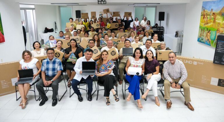 Fortalece Mara Lezama educación básica con equipamiento tecnológico