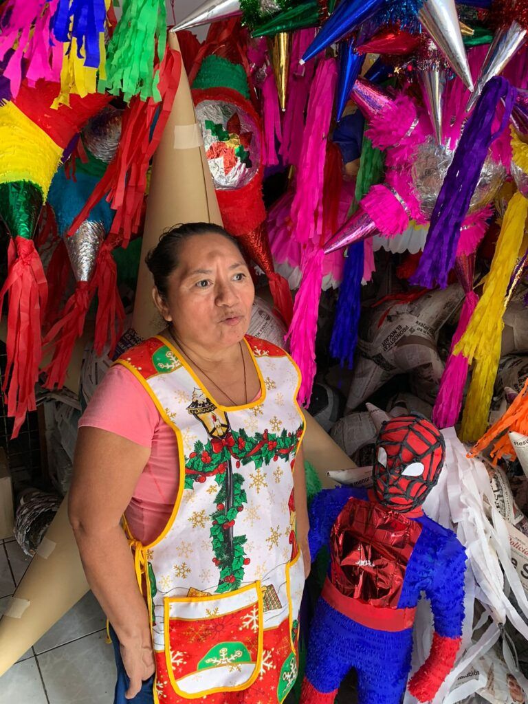 Realizan piñatas tradicionales en Cancún desde hace 37 años