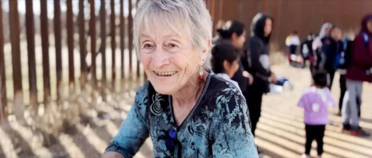 La cinta ‘Shura’ refleja el drama migratorio desde los ojos de una voluntaria de 82 años