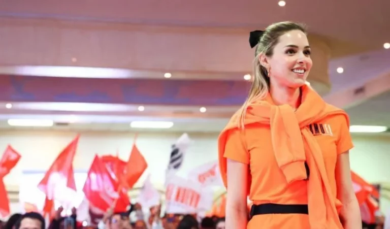 Mariana Rodríguez se registra como precandidata a la alcaldía de Monterrey