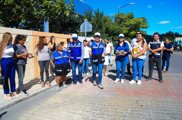 Lili Campos supervisa obras públicas en Puerto Aventuras