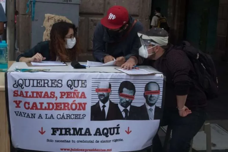 Ante procesos penales abiertos, Peña Nieto rechaza opinar de política interna