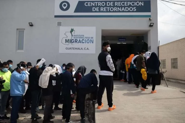EE.UU. ha deportado casi medio millón de extranjeros en los últimos ocho meses