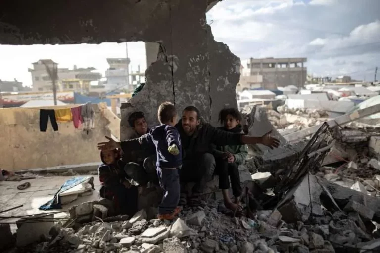 Más de 130 muertos por nuevos ataques de Israel sobre Gaza