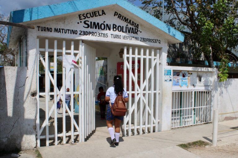 Puerto Morelos apoya proceso de inscripciones para el ciclo escolar 2024-2025