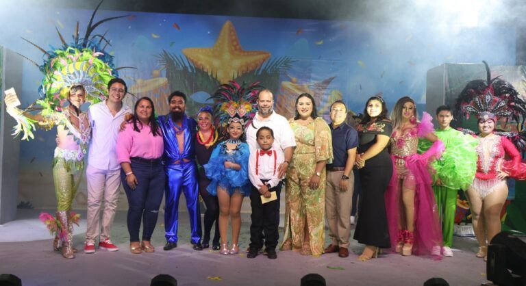 Alegría, color y tradición en presentación de soberanos del Carnaval 2024 en Puerto Morelos
