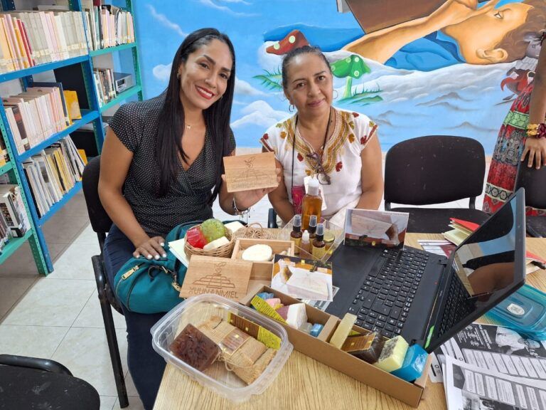 Promueven créditos para productores y emprendedores de Puerto Morelos