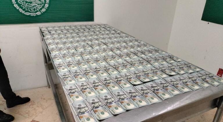 En Aeropuerto de Cancún detienen a ucraniano que intentaba ingresar 600 mil pesos