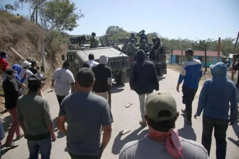 Habitantes de Chilpancingo enfrentan a militares ante inacción contra delincuencia