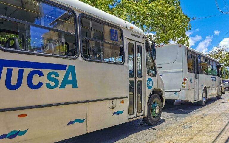 Protestan choferes de Tucsa por aumento de la liquidación