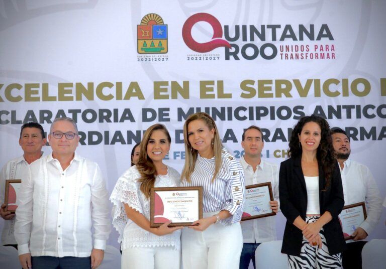 El Gobierno del Estado le entrega un reconocimiento a Solidaridad