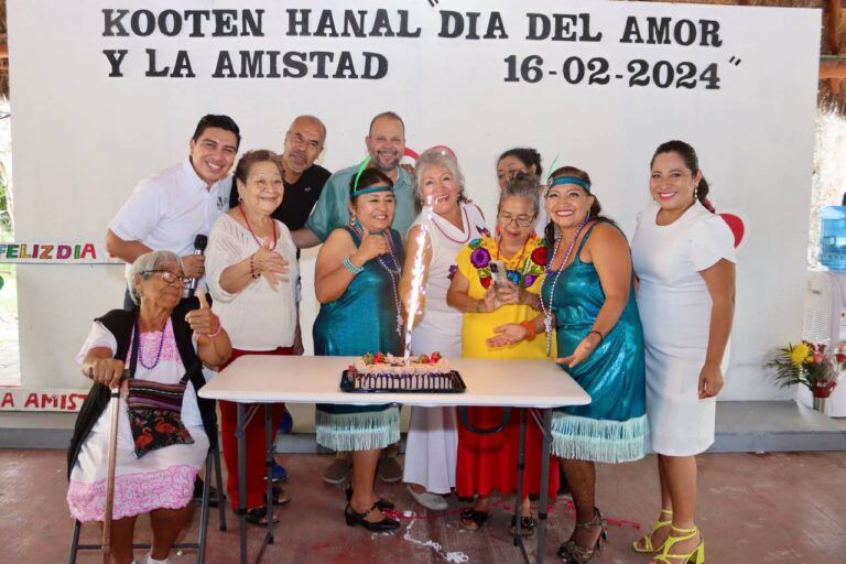 DIF Puerto Morelos celebra con los adultos mayores el Día del Amor y la Amistad 