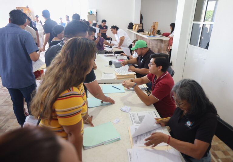 Ventanilla Única de Leona Vicario entrega licencias de funcionamiento