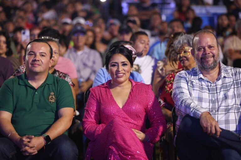 Extraordinaria noche de Carnaval de Puerto Morelos con La Original Banda Limón