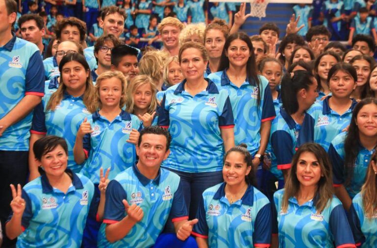 Gobierno de Solidaridad abandera a deportistas del municipio