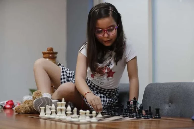Alondra Bagatella, la niña genio de México que conquista campeonatos de ajedrez