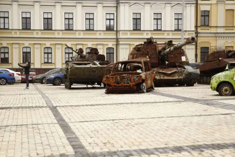 Dos años de guerra en Ucrania: Rusia avanza y ocupa territorios; OTAN abandona a Kiev y la ayuda de EU en la cuerda floja
