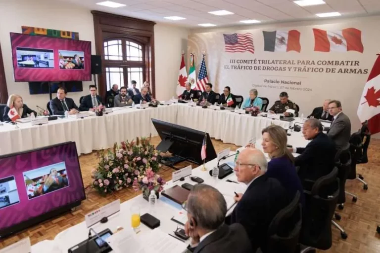 Exige México a EU y a Canadá frenar contrabando de armas