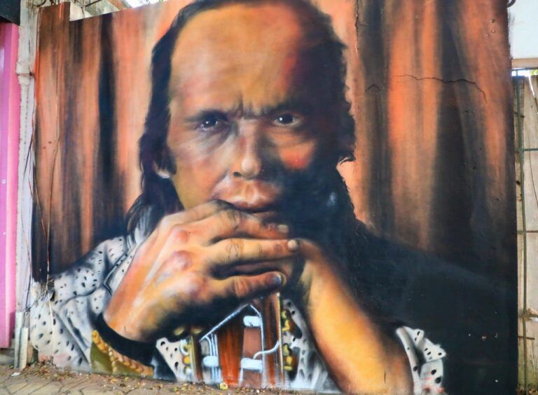 Realizan en Solidaridad mural en honor a Paco de Lucía