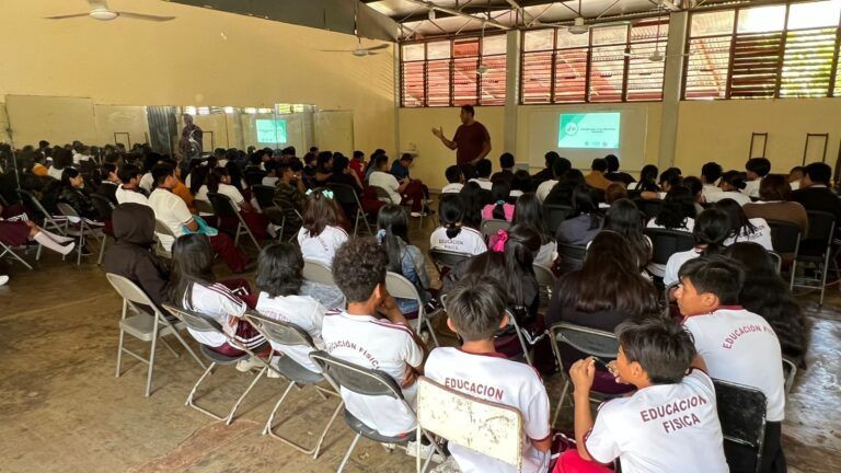 Capacitan a jóvenes de Leona Vicario en Derechos Humanos