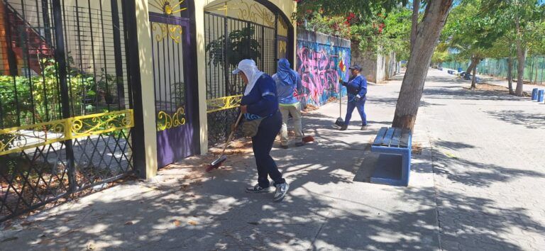 Solidaridad refuerza servicios públicos en zona turística