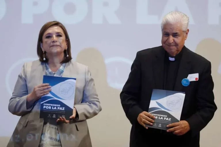 Iglesia contra la Constitución y el Ejército y juega con Xóchitl