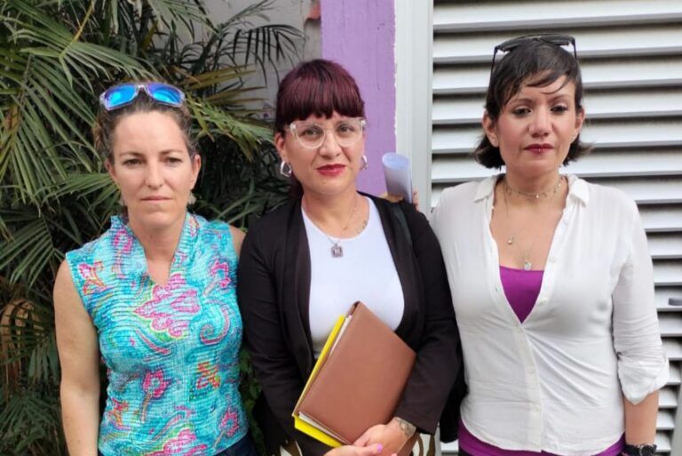 Ex alumnas de colegio privado de Cancún denuncian a profesor por abuso sexual