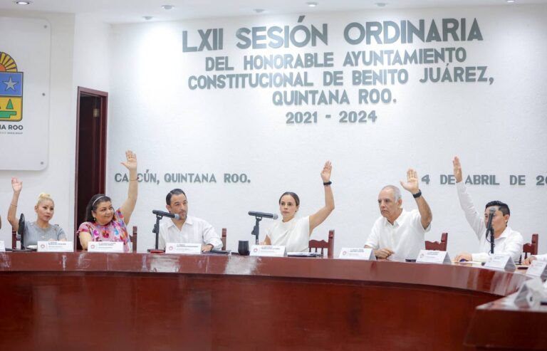 Autoriza cabildo licencia a presidenta de Cancún