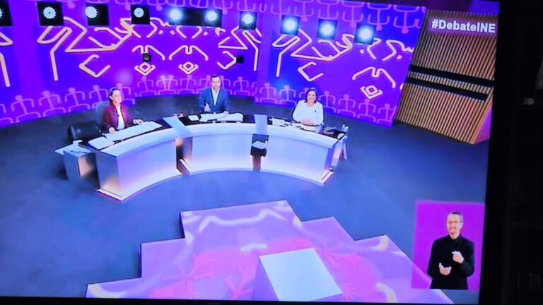 Acusaciones cruzadas y fallas en el reloj marcaron el primer debate entre aspirantes a la presidencia de México