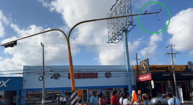 Tras manifestación ciudadana, autoridad repara semáforos en Cancún